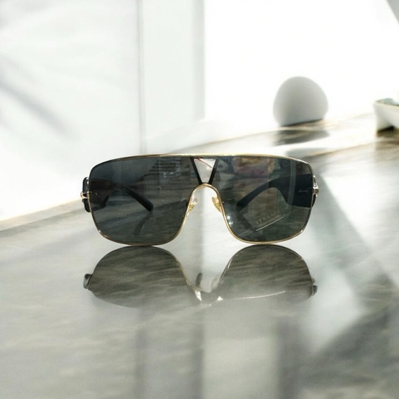 Versace sun glasses model 2207-Q 100%u.v protection in black NWOT main image 6